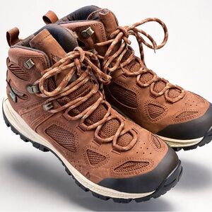 NOT! Vasque Women's Brown Breeze Waterproof Hiking Boot Size 9.5